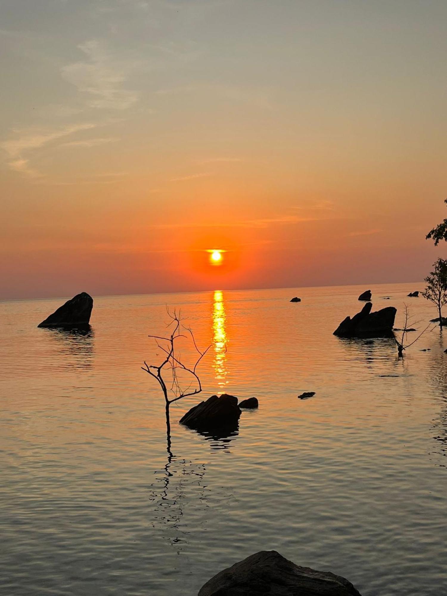 Butterfly Space- A Non-Profit Eco-Lodge Nkhata Bay Экстерьер фото