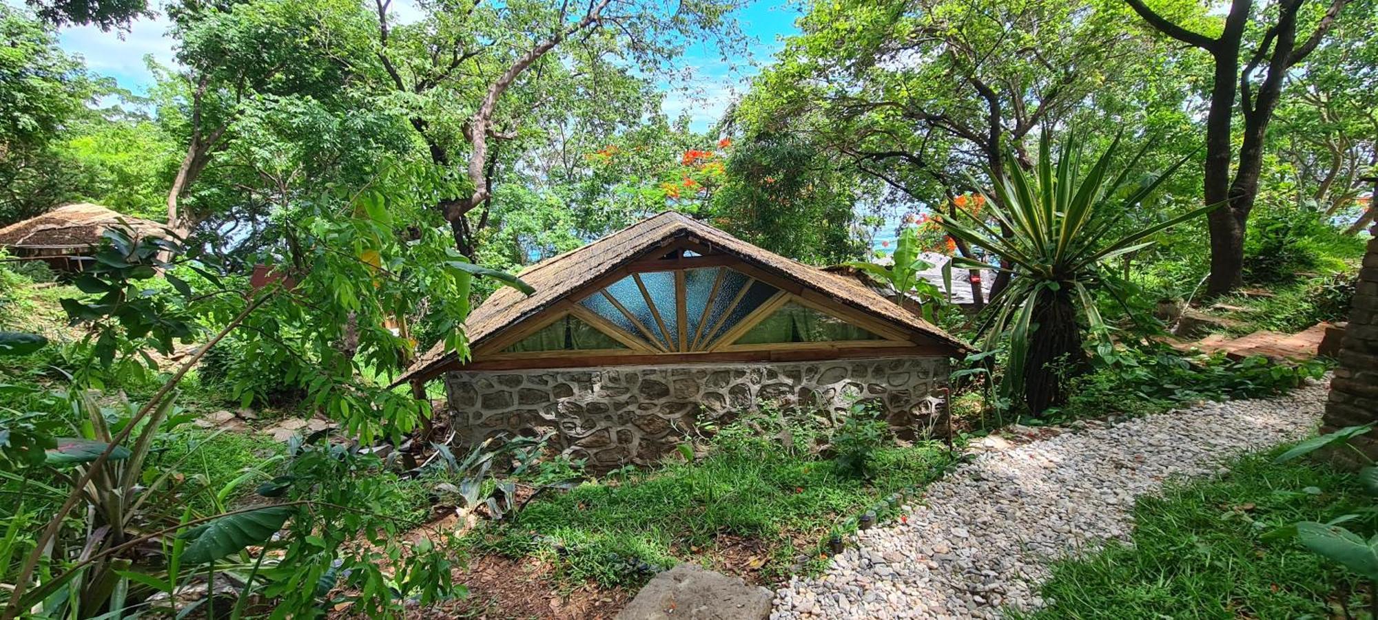 Butterfly Space- A Non-Profit Eco-Lodge Nkhata Bay Экстерьер фото