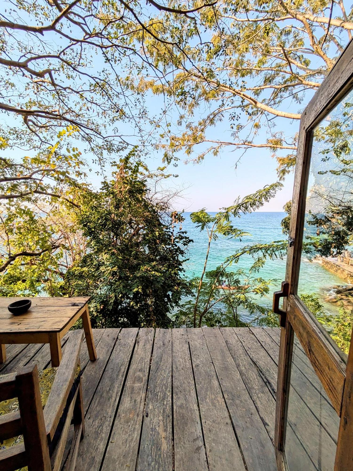 Butterfly Space- A Non-Profit Eco-Lodge Nkhata Bay Экстерьер фото
