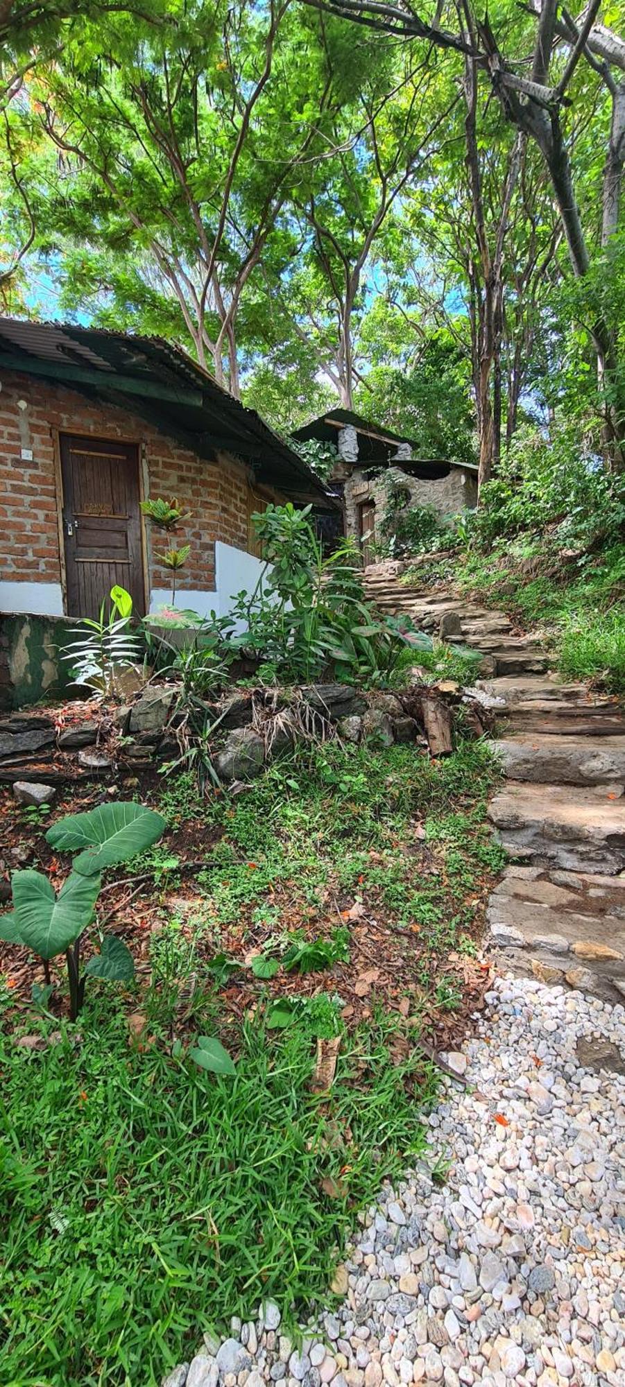 Butterfly Space- A Non-Profit Eco-Lodge Nkhata Bay Экстерьер фото