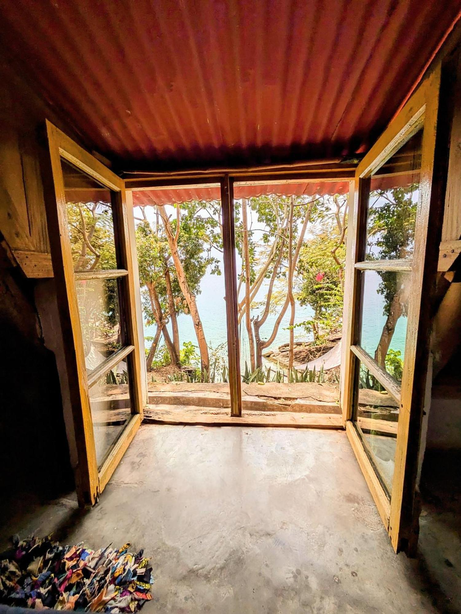Butterfly Space- A Non-Profit Eco-Lodge Nkhata Bay Экстерьер фото