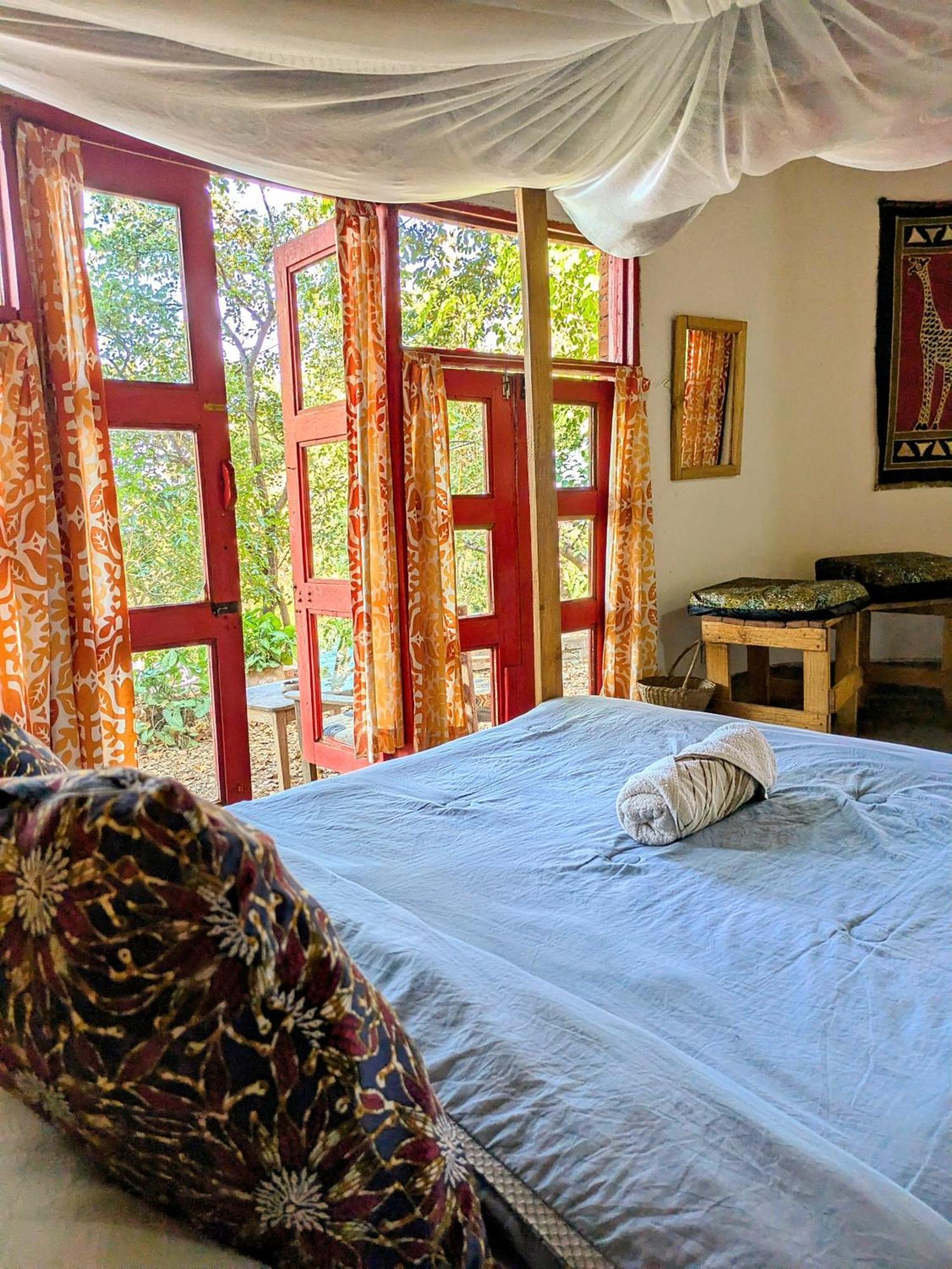 Butterfly Space- A Non-Profit Eco-Lodge Nkhata Bay Экстерьер фото
